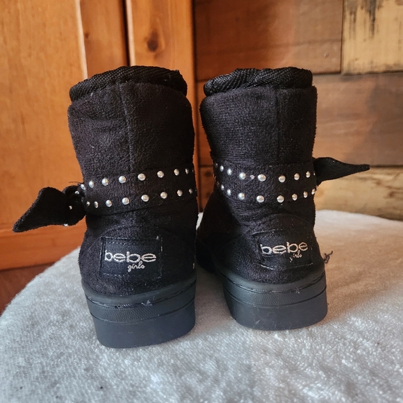 Bebe Black Faux Suede Girls Ankle Boots with Silver Studded Bow Detail Size 5 - Picture 6 of 8